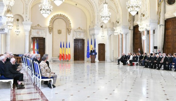 Iohannis: nem úszhatják meg a kommunista bűnösök