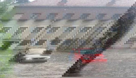 Az eső és a humor is lecsapott Marosvásárhelyre