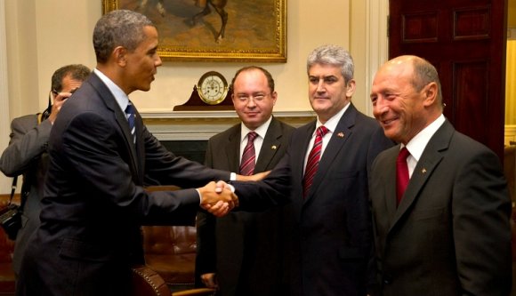 Már a nemzetközi sajtó is Opreán szórakozik