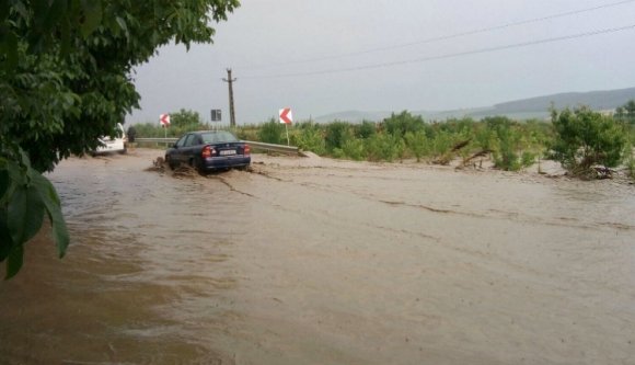 Leszakadt az ég Székelyföldön, áll a víz az utakon, házakban