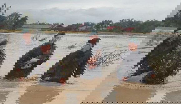 Vasárnapi cukiság: őzet mentettek a hegyivadászok az árvíz elől Háromszéken