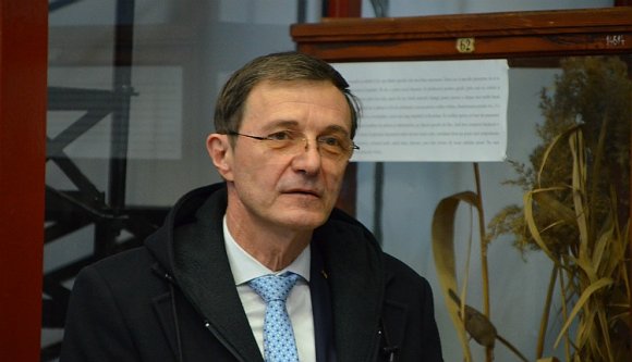 Indul az államelnöki tisztségért a besúgóbotrányba keveredett román akadémiai elnök?