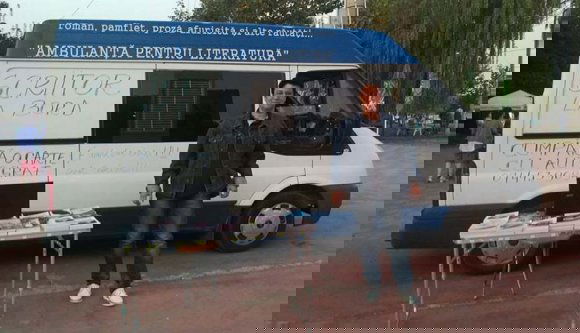 Ostoba romániai városi legenda miatt vert meg egy írónőt öt férfi Bukarestben