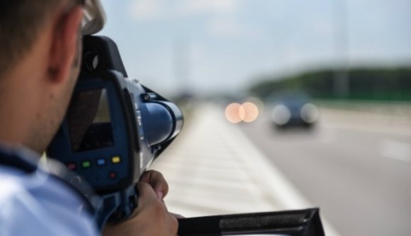 „...és akkor elhúzott mellettem egy Trabant 140-nel”