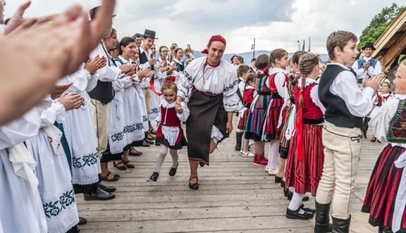 A magyar Országgyűlés dönt a székelyek őshonos népcsoporttá nyilvánításáról
