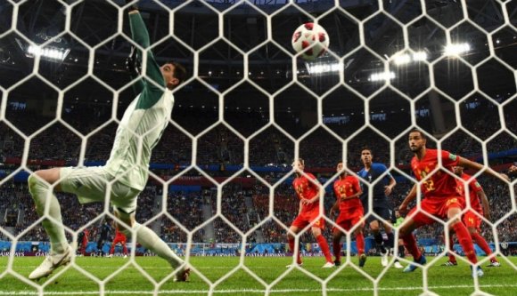 Foci-vb, 27. nap: Umtiti döntőbe fejelte a franciákat