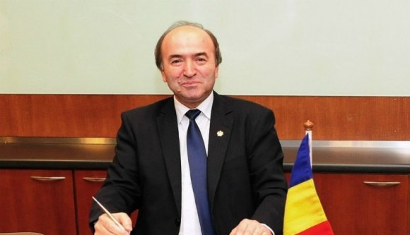 Büntetőügye lett az igazságügyminiszternek