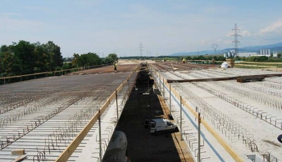 Hamarosan új autópálya-szakaszt adhatnak át Erdélyben – ha előtte sikerül kijavítani