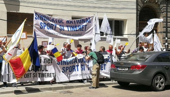 Egy egész bukaresti minisztérium sztrájkol pénteken