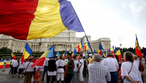 Bukarestben a mélyrománok nekiálltak tüntetni a magyar nyelv ellen