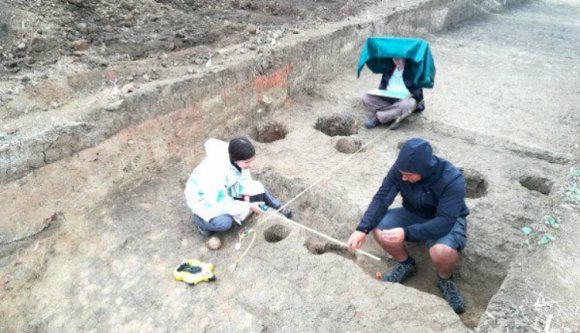 A trójainál négyszer nagyobb alapterületű vár maradványaira bukkantak Arad megyében