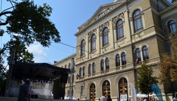 Tandíjmentes helyekre is várják az ősszel felvételizőket