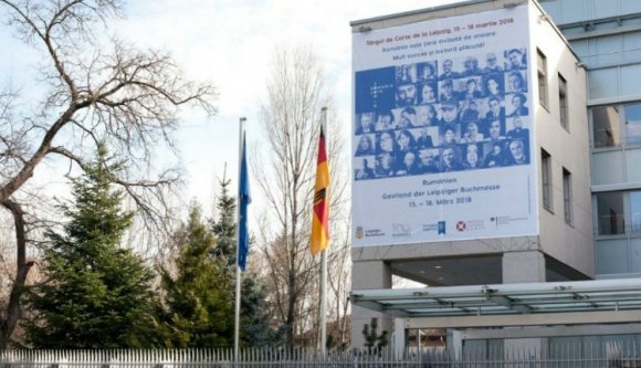 Keményen beszólt a német nagykövetség a Iohannist és a romániai németeket nácizóknak