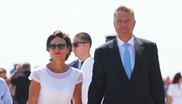 Marad Szebenben tanítani Iohannis felesége