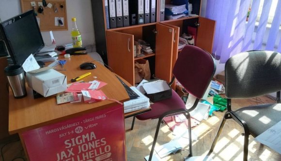 Betörtek a Kolozsvári Magyar Diákszövetség székházába, vitték, ami értékes volt