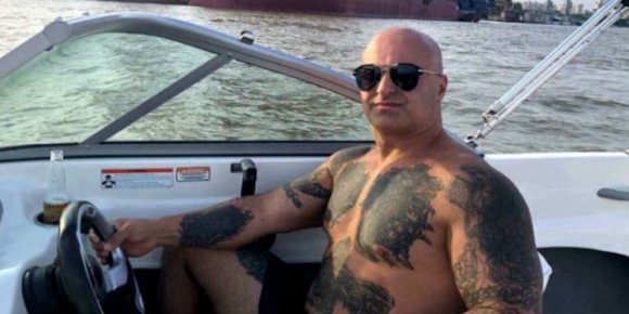 Feladta magát a két amerikai kosaras megkéselésével gyanúsított alvilági figura