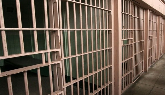 Elkaszálta az alkotmánybíróság a házi felügyeletről szóló törvényt