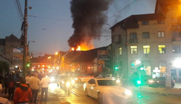 Felgyújtottak egy lakóépületet Temesváron