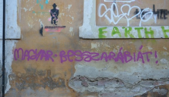 Magyar micsodát? Ilyen falfirkát még biztos nem látott!