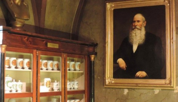 Orvosok, borbélyok, bábák, feredősök – az erdélyi főuri nyavalyák gyógyítóinak világa