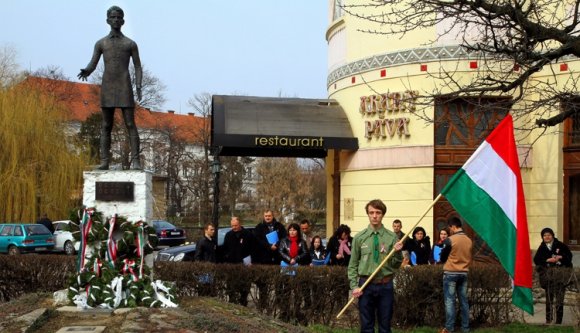 Paktummal védenék a kárpátaljai magyarokat