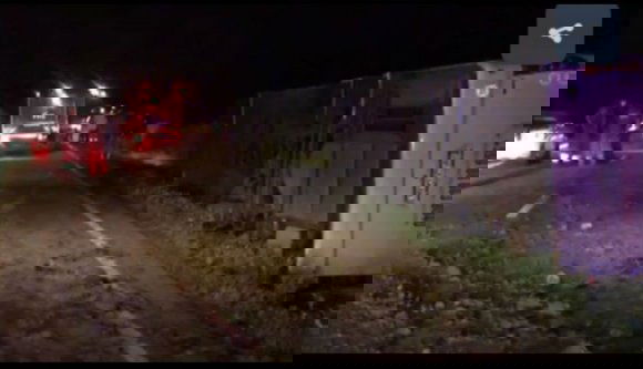 Több mint hetven utassal szállt bele az árokba egy busz Hunyad megyében