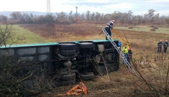 Nem meglepő: a buszsofőr ellen vizsgálódnak a halálos Hunyad megyei baleset miatt