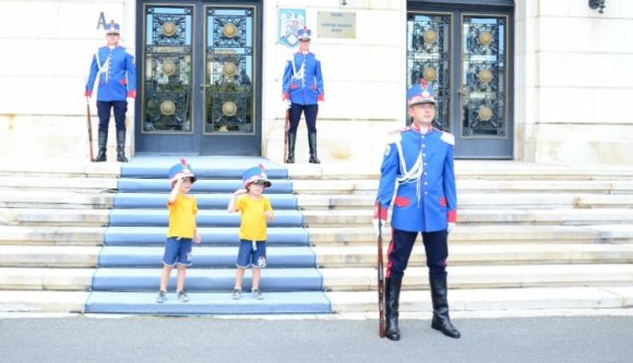 Hargita megyei iskolákban fűti a nemzeti érzelmeket a csendőrség