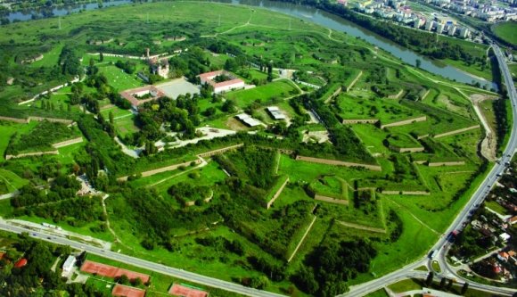 Még mindig megszállva tartja az aradi várat a román hadsereg