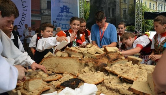 Most komolyan: ahhoz mit szólna, ha a kenyér annyiba kerülne, mint egy doboz cigi?