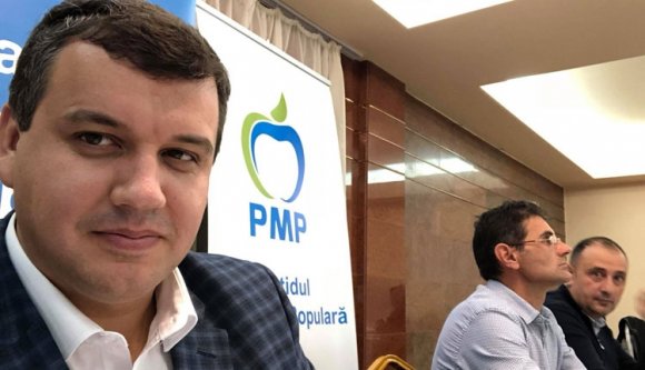 A különnyugdíjak elleni harccal próbál nőni a legkisebb parlamenti párt