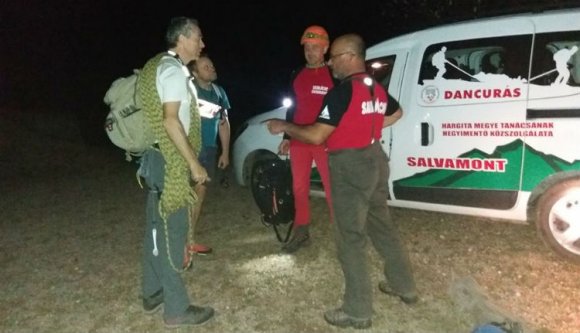 Lámpa és elegendő kötél nélkül indultak sziklamászásra: önök szerint le tudtak jönni a sötétség beállta után egyedül?