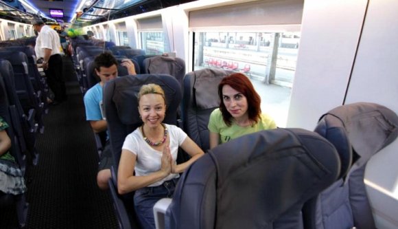 Beüzemelték a román szupervonatot, kár, hogy van, ami lefékezi