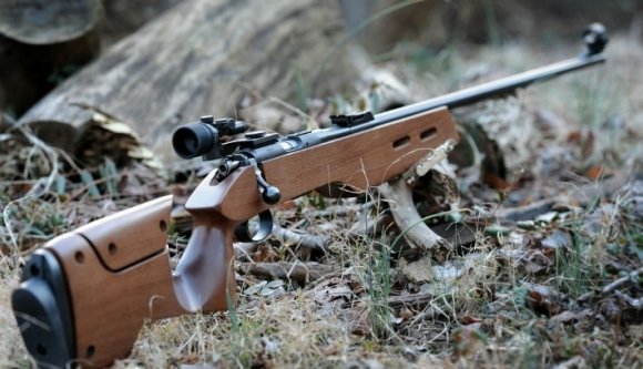 Megbírságolják a magát fejbelövő tinédzser apját