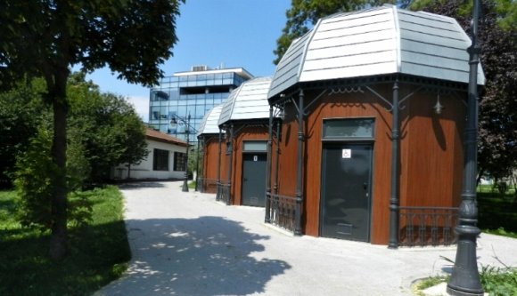 Végre lesznek közvécék Kolozsváron, de miért kerülnek egy lakás árába?