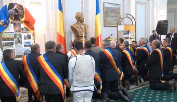 Az ott Avram Iancu, ez itt a PNL vezérkara