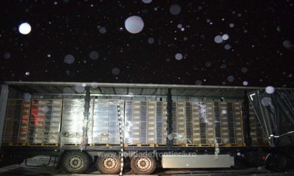 Óriási szívás: rekordgyanús mennyiségű, közel egymillió doboznyi csempészcigivel buktak le a román-ukrán határon