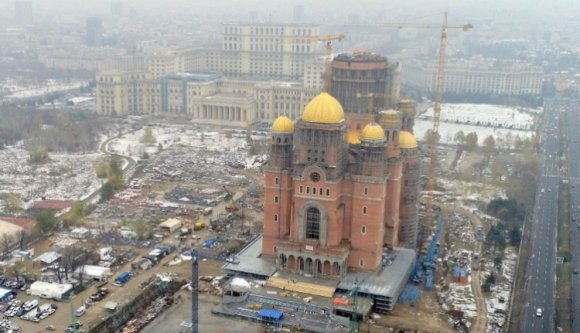 120 méter magas, 110 millió euróba került, mi az?