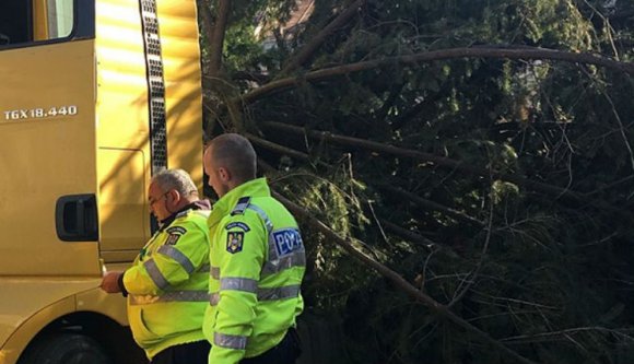 Lugoson a rendőrség vette át a Grincs szerepét, és majdnem ellopta a karácsonyt