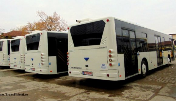 Még nem álltak forgalomba az új buszok, de legalább máris javítani kellett őket