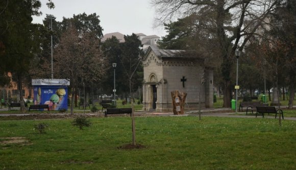 Lerúgta magáról a román Mihály vajdát a nagyváradi Olaszi temető