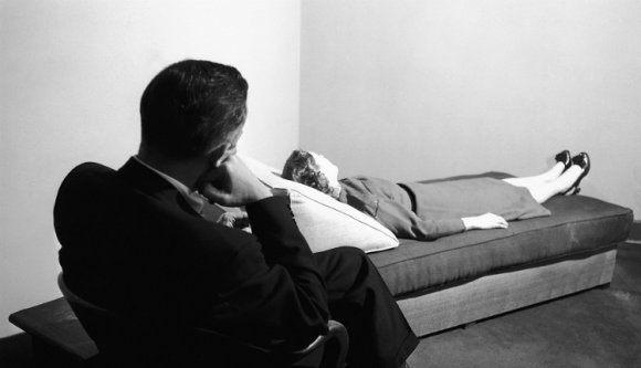 Elmeorvosok vizsgálják ki az egész francos román kormányt!