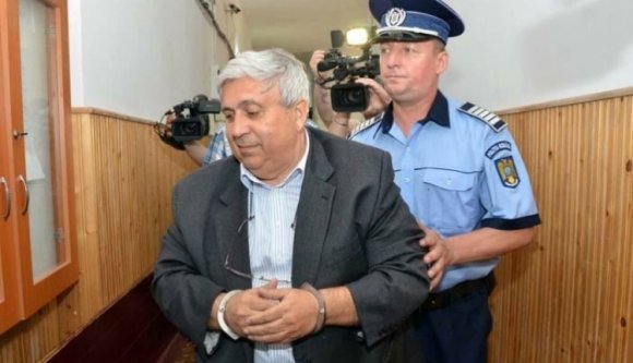 Egy harmadik bírót is elfogyasztanak a korrupcióval vádolt Kiss Sándorék