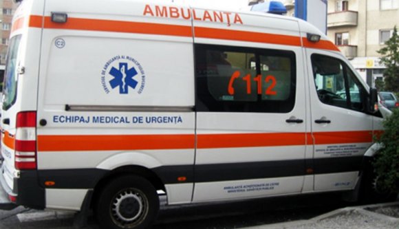 Miért jó mentősként dolgozni? Hát mert ellopható az üzemanyag a mentőautóból!