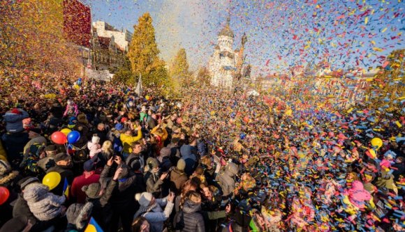 Nyugati Szövetség: csak óvatosan a zongorával a lépcsőn!