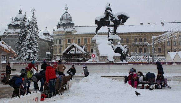 Így tapicskolunk Kolozsváron a bokáig érő latyakban. De muszáj? (FOTÓK)