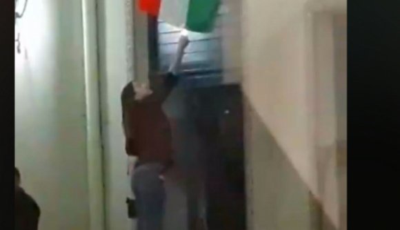 Év végi aljasság: fel akarták gyújtani a magyar lobogót Nagyvárad belvárosában (VIDEÓval)