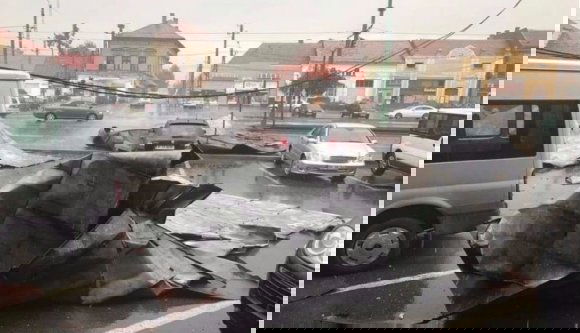 Hiába fogta a viharra saját nemtörődömségét a lakótársulás