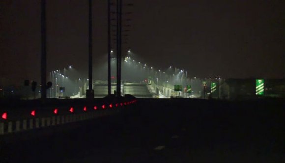 Ilyen nincs: sötétbe borult egy nemrég átadott autópálya-szakasz, mert ellopták a kábeleket