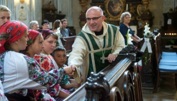 Rendkívüli: vasárnaptól magyar misét hallgathatnak a moldvai csángók Bákóban